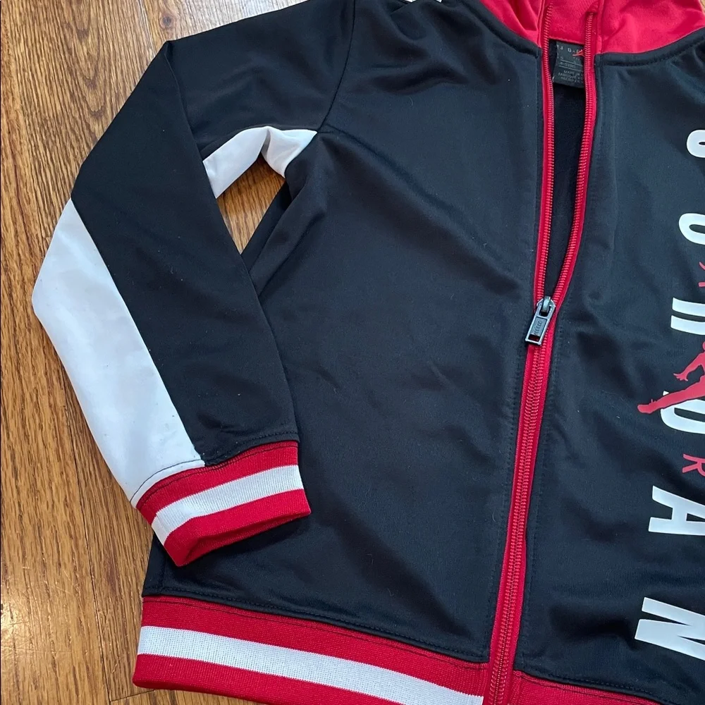 Boy’s Air Jordan Full Zip Up Jacket/Coat. Size 5. Excellent Condition.